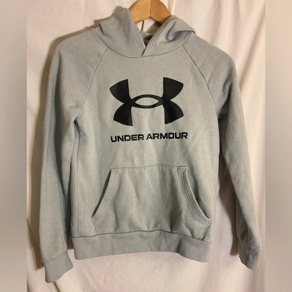 Under Armour youth hoodie size Med.